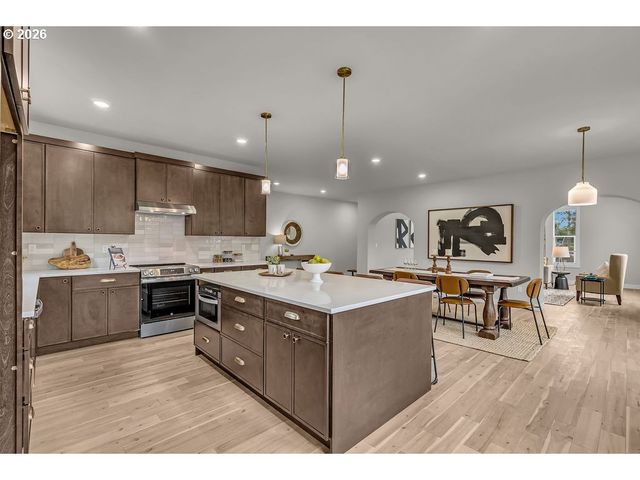 5007 Se STARK St, Portland, OR 97215