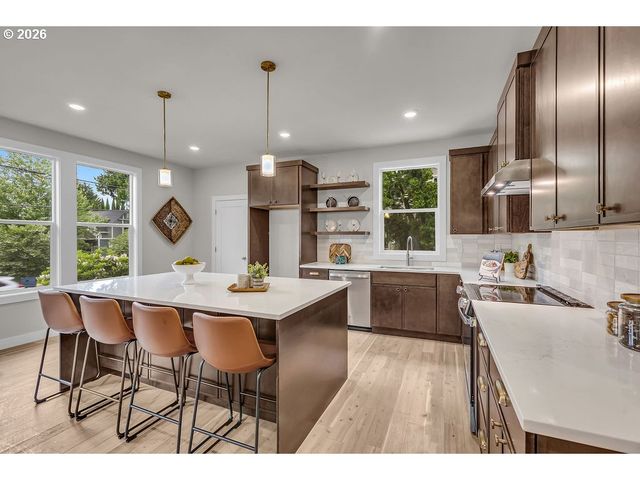 5007 Se STARK St, Portland, OR 97215