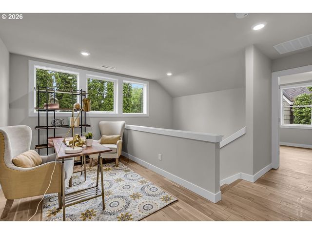 5007 Se STARK St, Portland, OR 97215