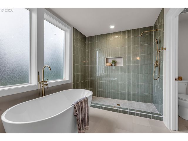 5007 Se STARK St, Portland, OR 97215