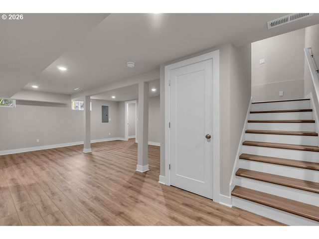 5007 Se STARK St, Portland, OR 97215