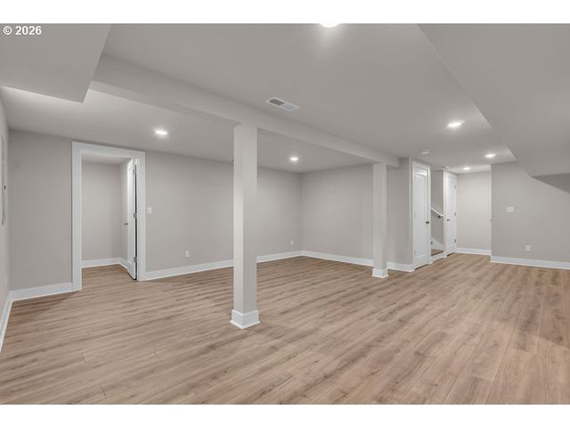 5007 Se STARK St, Portland, OR 97215