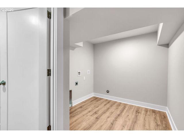 5007 Se STARK St, Portland, OR 97215