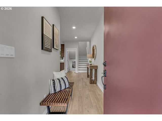 5007 Se STARK St, Portland, OR 97215