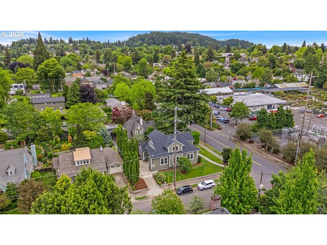 5007 Se STARK St, Portland, OR 97215