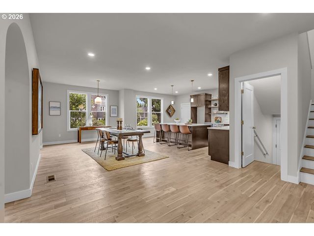 5007 Se STARK St, Portland, OR 97215