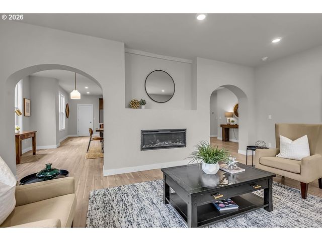 5007 Se STARK St, Portland, OR 97215