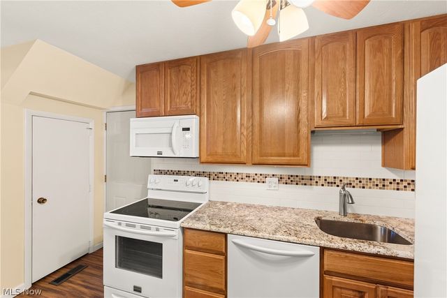 33803 Electric Boulevard A16, Avon Lake, OH 44012