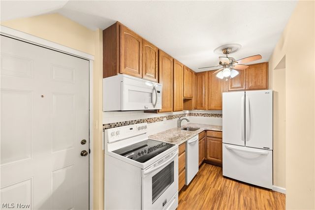 33803 Electric Boulevard A16, Avon Lake, OH 44012