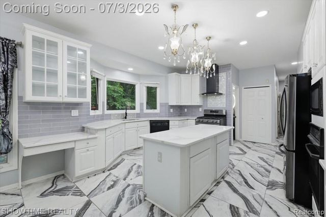 11656 Majestic Court, Utica, MI 48315