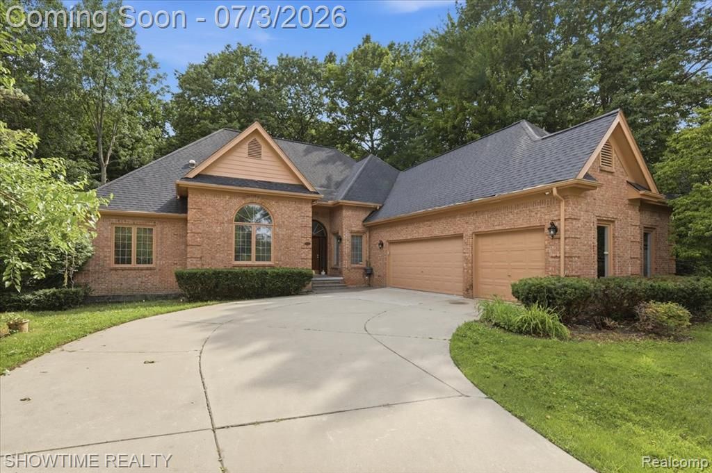 11656 Majestic Court, Utica, MI 48315