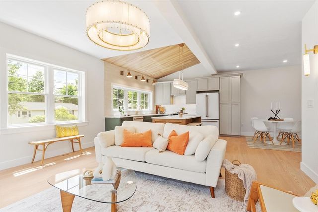 60 Neillian Street 60, Bedford, MA 01730