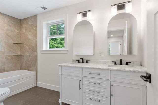 60 Neillian Street 60, Bedford, MA 01730