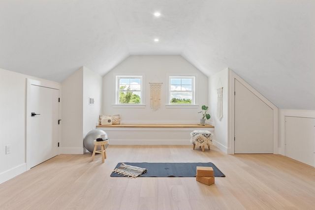 60 Neillian Street 60, Bedford, MA 01730