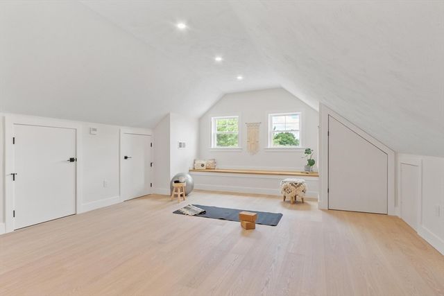 60 Neillian Street 60, Bedford, MA 01730