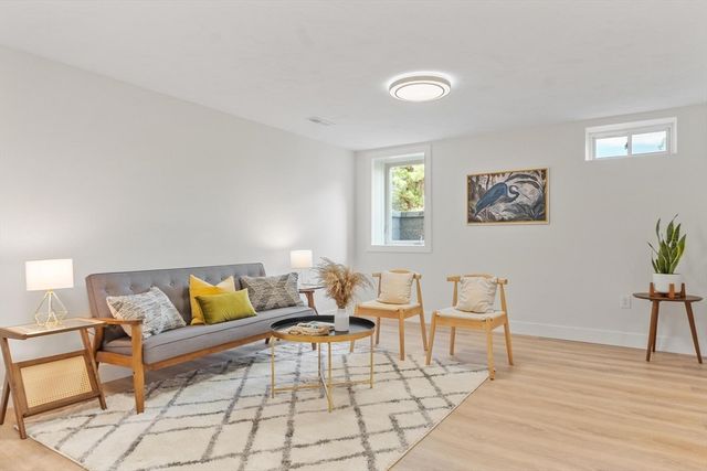 60 Neillian Street 60, Bedford, MA 01730