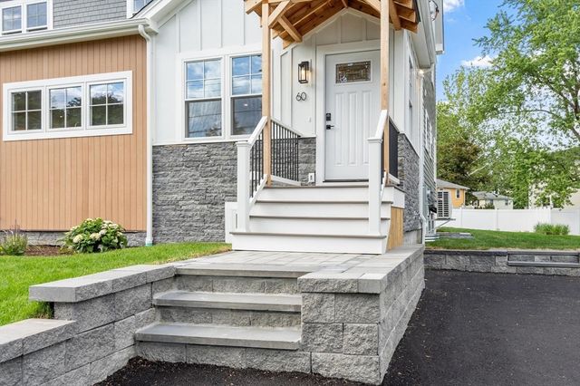 60 Neillian Street 60, Bedford, MA 01730