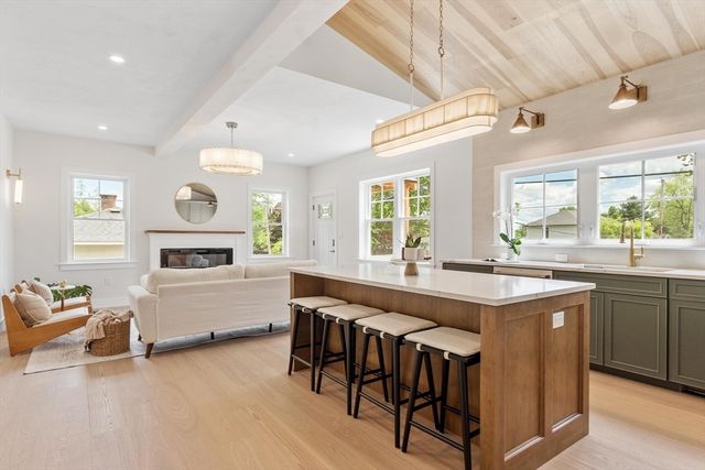 60 Neillian Street 60, Bedford, MA 01730