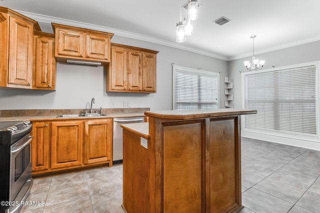 1009 Gleaux Drive, Breaux Bridge, LA 70517