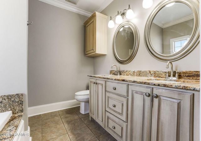 1009 Gleaux Drive, Breaux Bridge, LA 70517