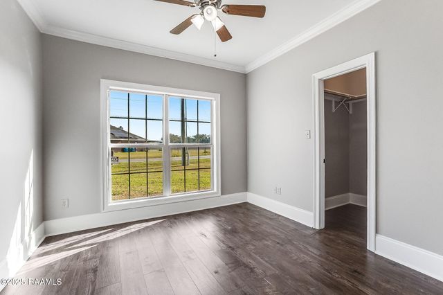 1009 Gleaux Drive, Breaux Bridge, LA 70517