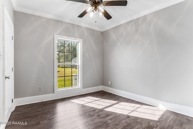 1009 Gleaux Drive, Breaux Bridge, LA 70517