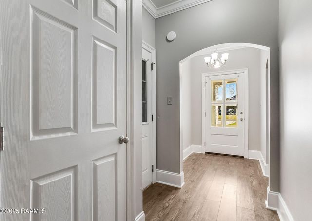 1009 Gleaux Drive, Breaux Bridge, LA 70517