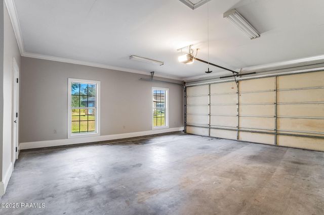 1009 Gleaux Drive, Breaux Bridge, LA 70517