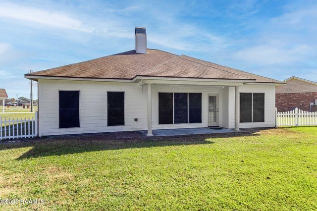 1009 Gleaux Drive, Breaux Bridge, LA 70517