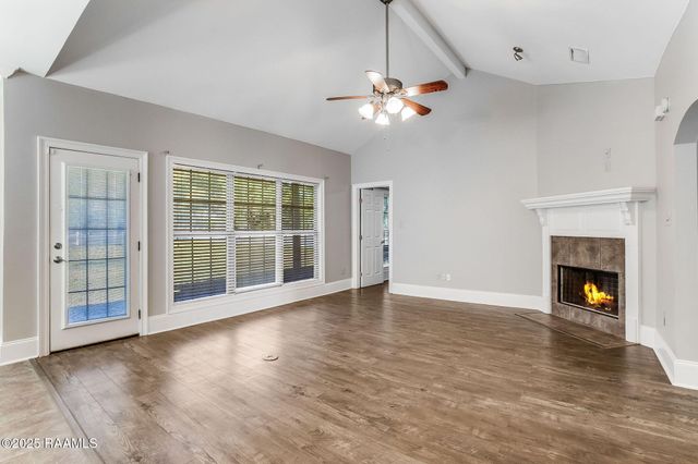 1009 Gleaux Drive, Breaux Bridge, LA 70517