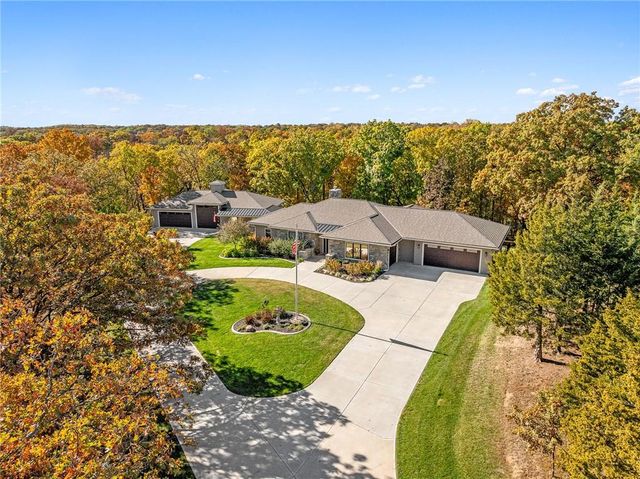 410 S 122nd Street, Bonner Springs, KS 66012