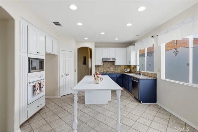 740 Bahama, Hemet, CA 92543