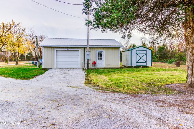 8633 County Lane 168, Carthage, MO 64836