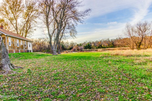 8633 County Lane 168, Carthage, MO 64836