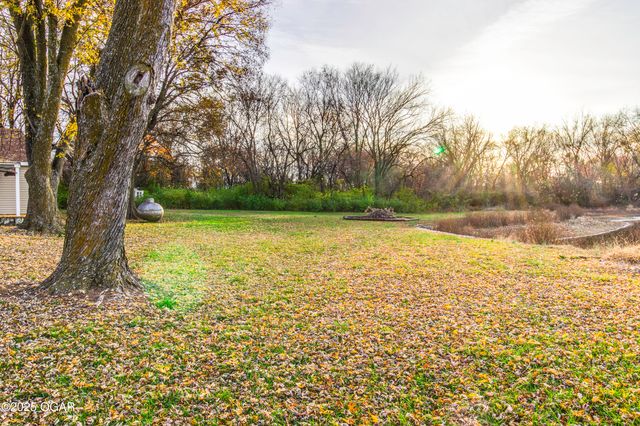 8633 County Lane 168, Carthage, MO 64836