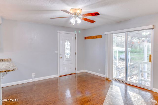 8633 County Lane 168, Carthage, MO 64836