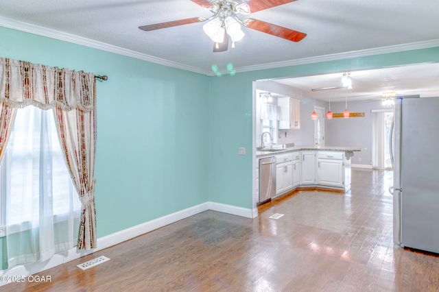 8633 County Lane 168, Carthage, MO 64836