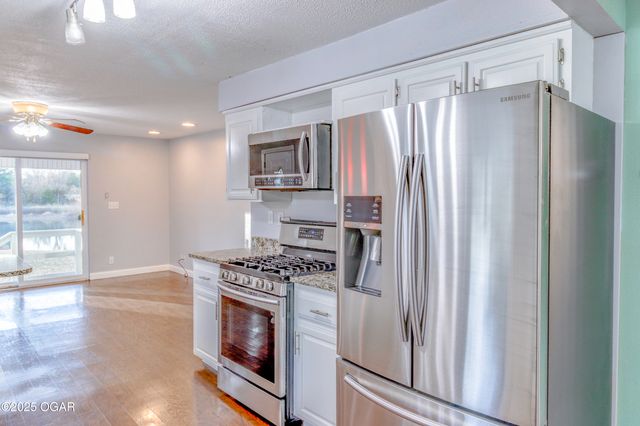 8633 County Lane 168, Carthage, MO 64836