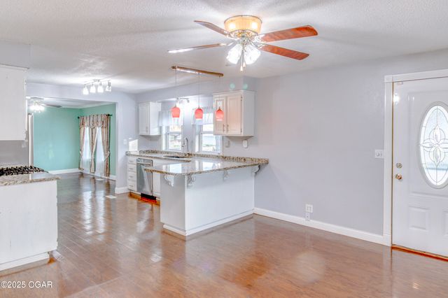 8633 County Lane 168, Carthage, MO 64836