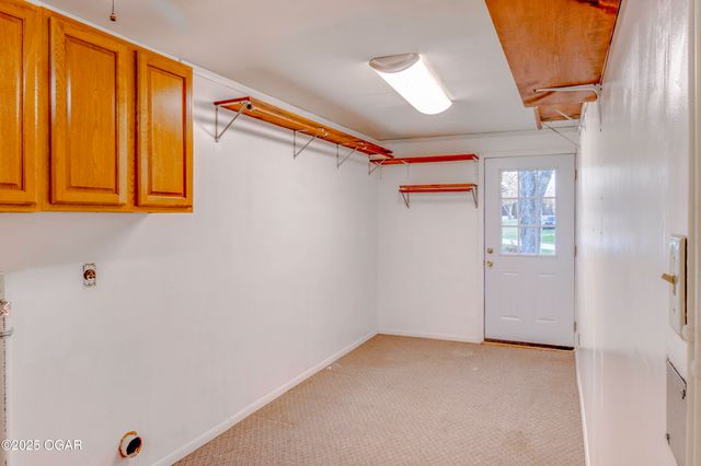 8633 County Lane 168, Carthage, MO 64836