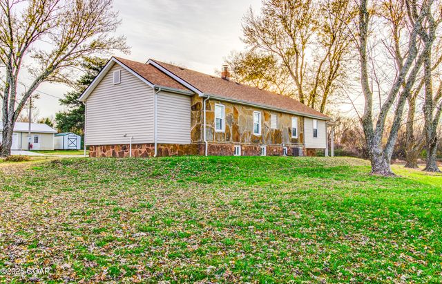 8633 County Lane 168, Carthage, MO 64836