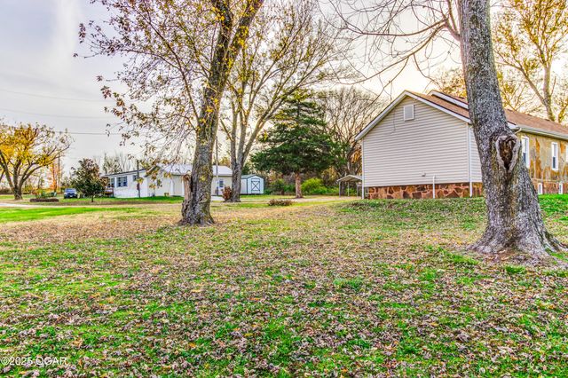 8633 County Lane 168, Carthage, MO 64836