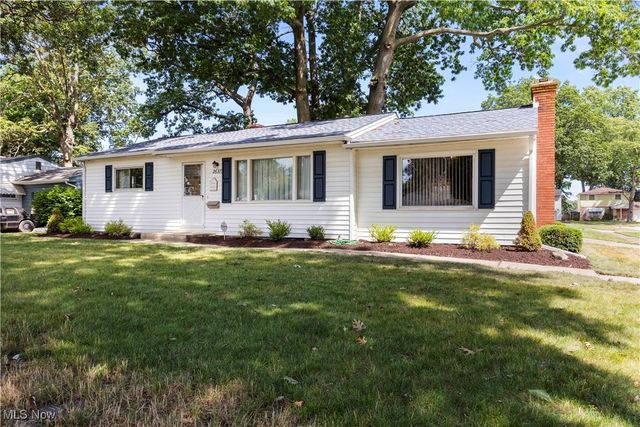 2637 Jackson Street, Lorain, OH 44052