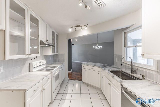 1800 NW Shellbrook Drive, Huntsville, AL 35806