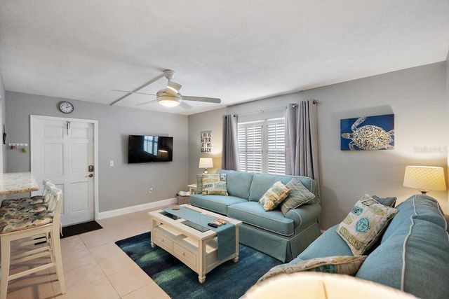 11440 1ST STREET E 1, Treasure Island, FL 33706