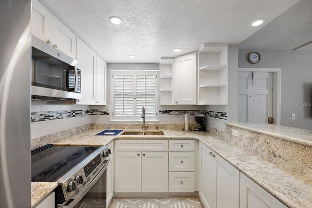 11440 1ST STREET E 1, Treasure Island, FL 33706