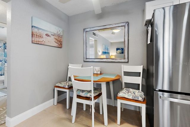 11440 1ST STREET E 1, Treasure Island, FL 33706