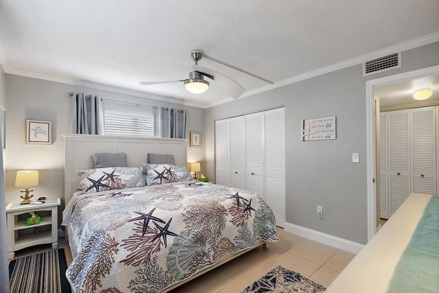 11440 1ST STREET E 1, Treasure Island, FL 33706