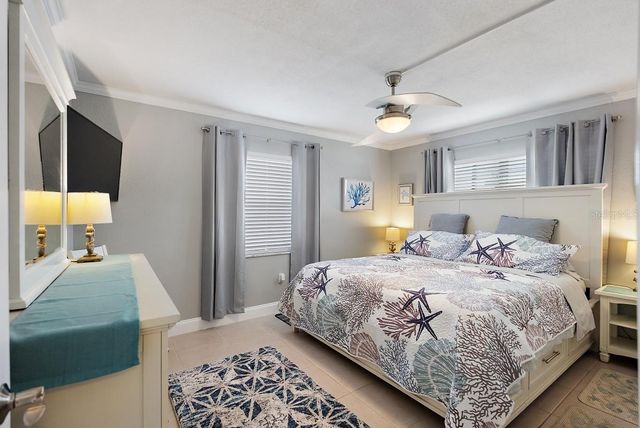 11440 1ST STREET E 1, Treasure Island, FL 33706