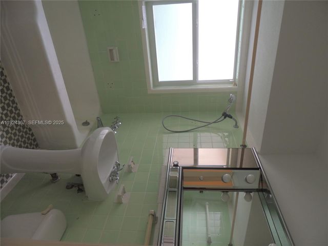 2243 Calais Dr 2, Miami Beach, FL 33141